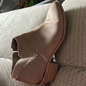 SIMPLY VERA VERA WANG - booties